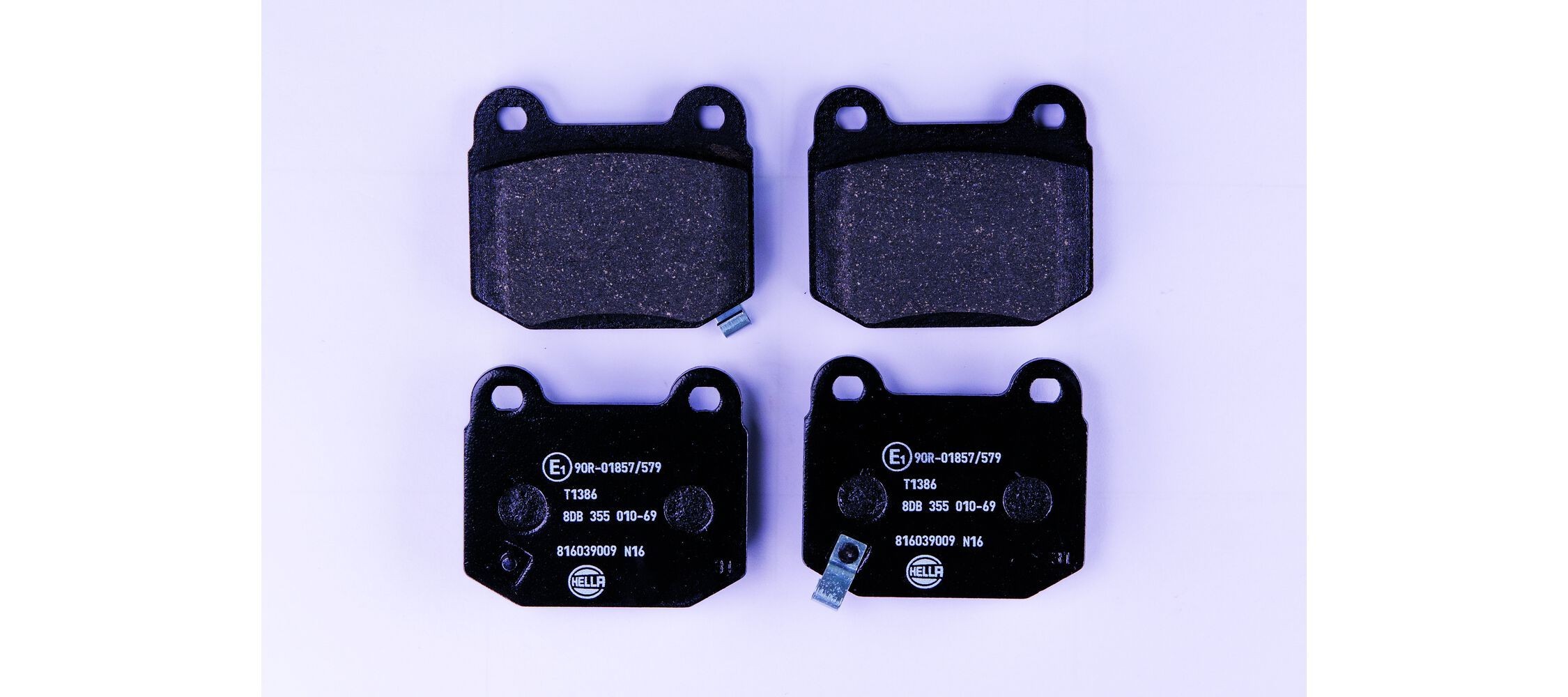 HELLA Bremseklosser 8DB 355 010-691 HELLA 8DB355010-691 Bremsekloss Maserati Quattroporte V pris