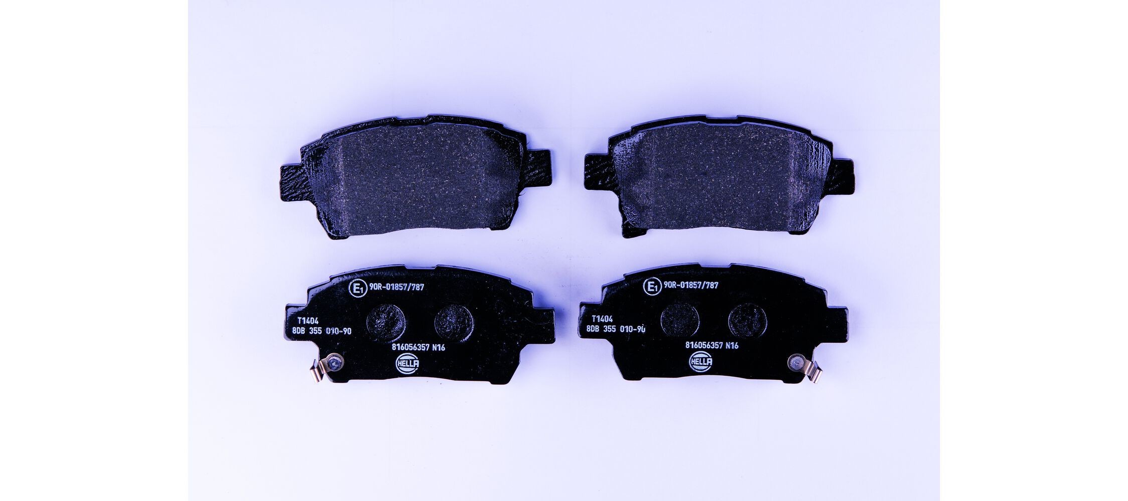 HELLA Plaquettes de frein 8DB 355 010-901 HELLA 8DB 355 010-901 d'origine Plaquettes de frein Toyota Corolla e12 Break coût