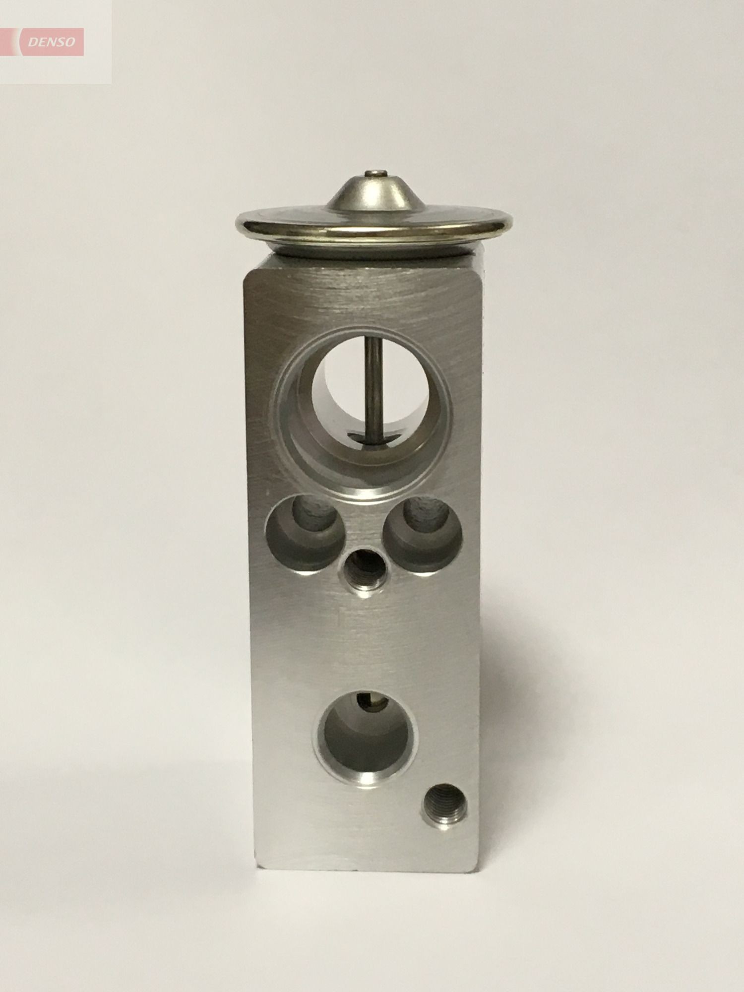 DENSO Expansionsventil till AC DVE37001 DENSO DVE37001 expansionsventil Toyota Land Cruiser J7 pris