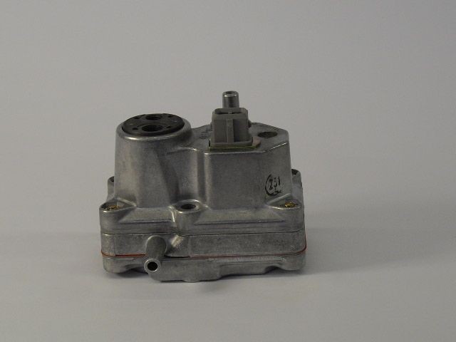 BOSCH Oppvarmings regulator 0 438 140 124 BOSCH 0 438 140 124 Oppvarmings regulator AUDI Coupe B3 (89, 8B) 2.3 quattro 134 hk 1991