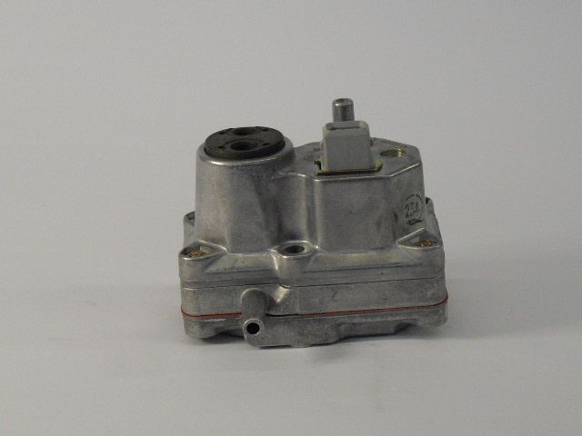 BOSCH Warmlaufregler 0 438 140 133 BOSCH 0 438 140 133 Warmlaufregler RENAULT 18 Kombi 1.6 111 PS 1984