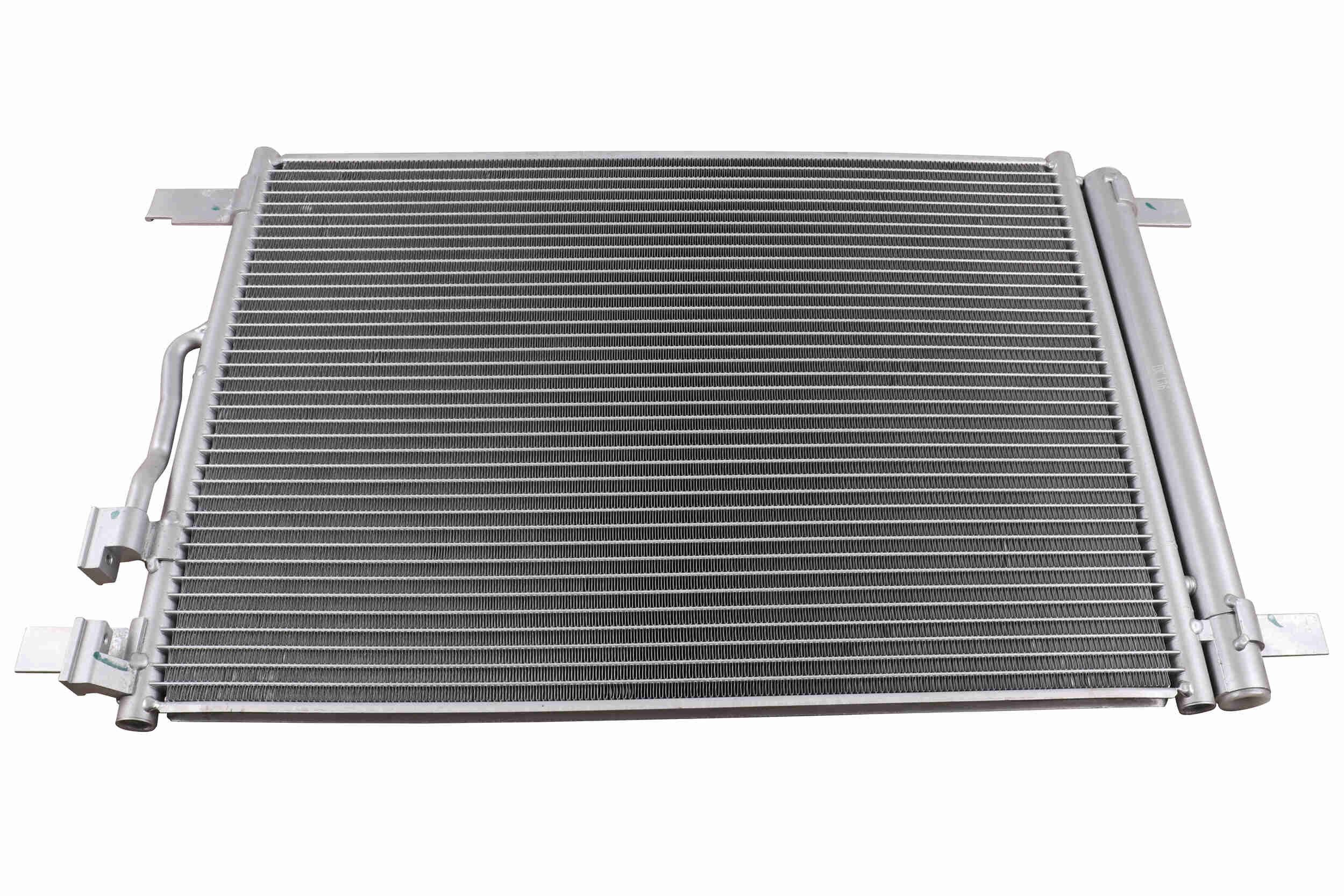 Kondensator, klimaanlegg VEMO V15-62-1054 VEMO V15-62-1054: Radiator AC Audi TT 2019