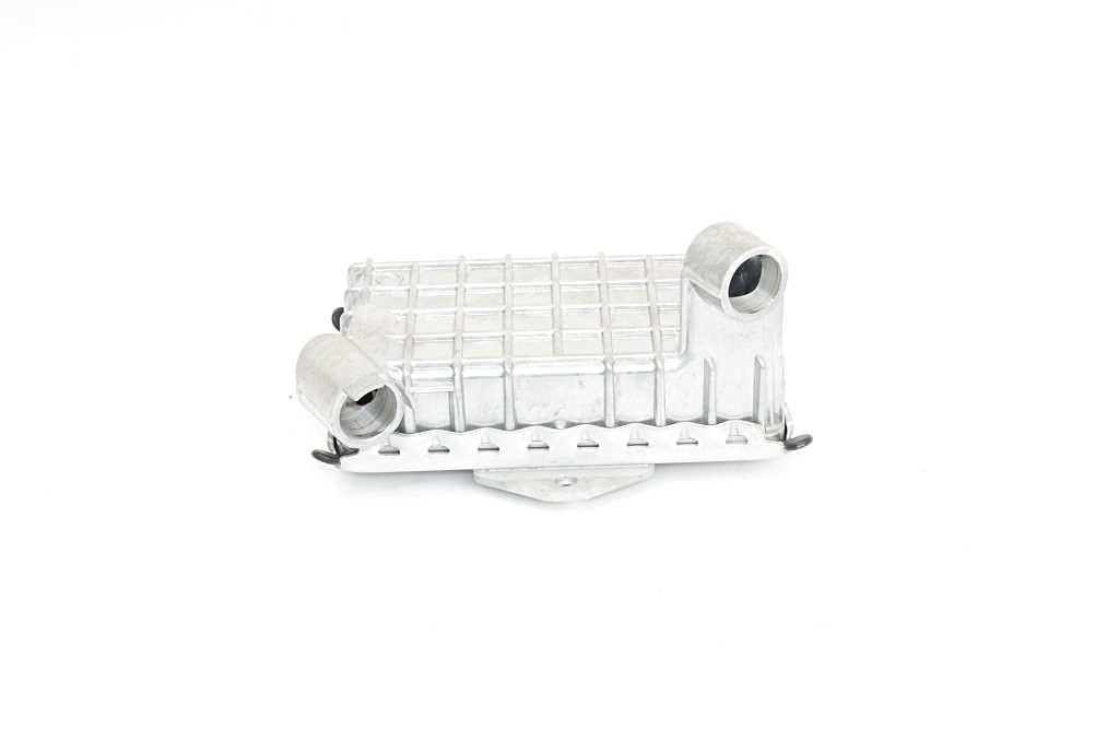 BSG Radiatore olio motore BSG 60-506-005 BSG BSG60-506-005 Radiatore raffreddamento olio motore Mercedes-Benz Serie 124 originali