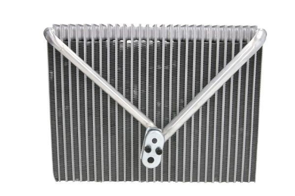 Höyrystin, ilmastointilaite THERMOTEC KTT150036 THERMOTEC KTT150036: Ilmastoinnin höyrystin Volvo V70 2000