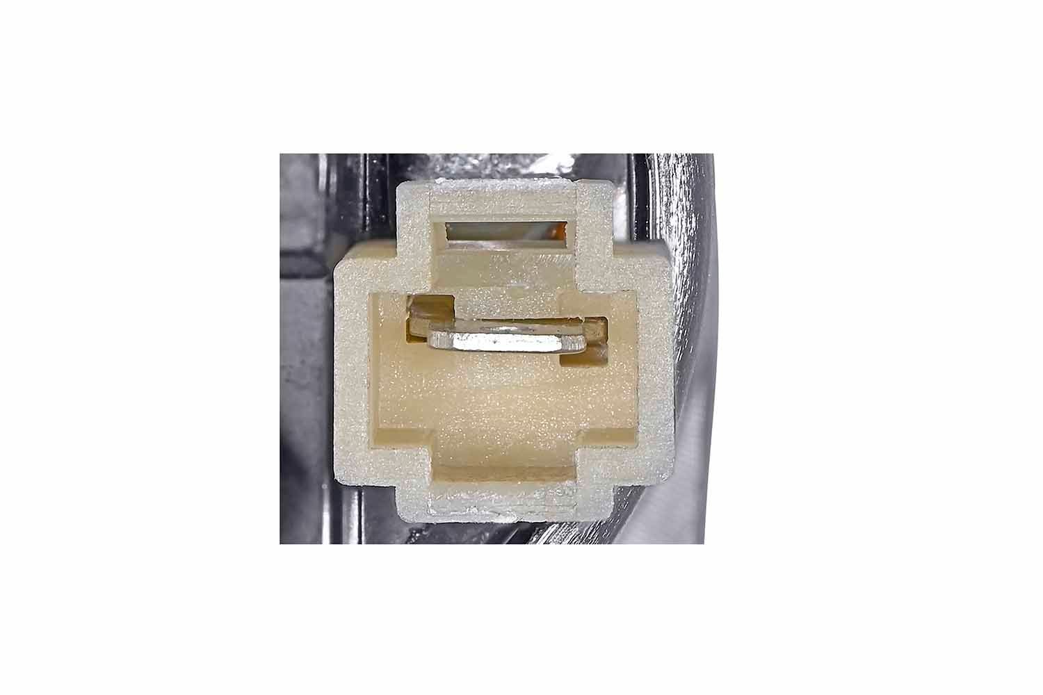 HELLA Välijäähdytin 8ML 376 701-991 8ML 376 701-991 HELLA Välijäähdytin MERCEDES-BENZ T1 Bussi