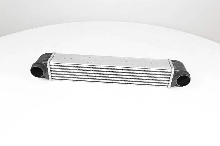 BSG Intercooler BSG 15-535-008 BSG 15-535-008 BSG laddluftkylare BMW 5-serie