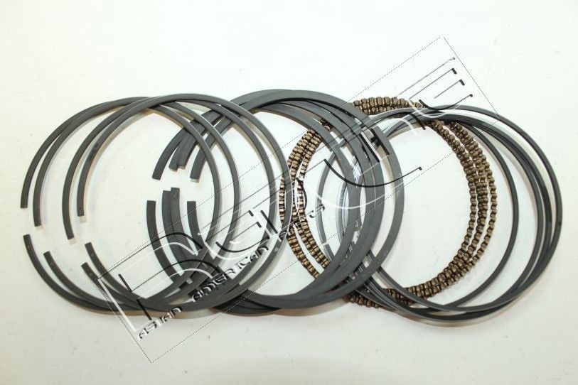 Jeu de segments de pistons RED-LINE 04SZ024 RED-LINE 04SZ024 Jeu de segments de pistons SUZUKI JIMNY 2001