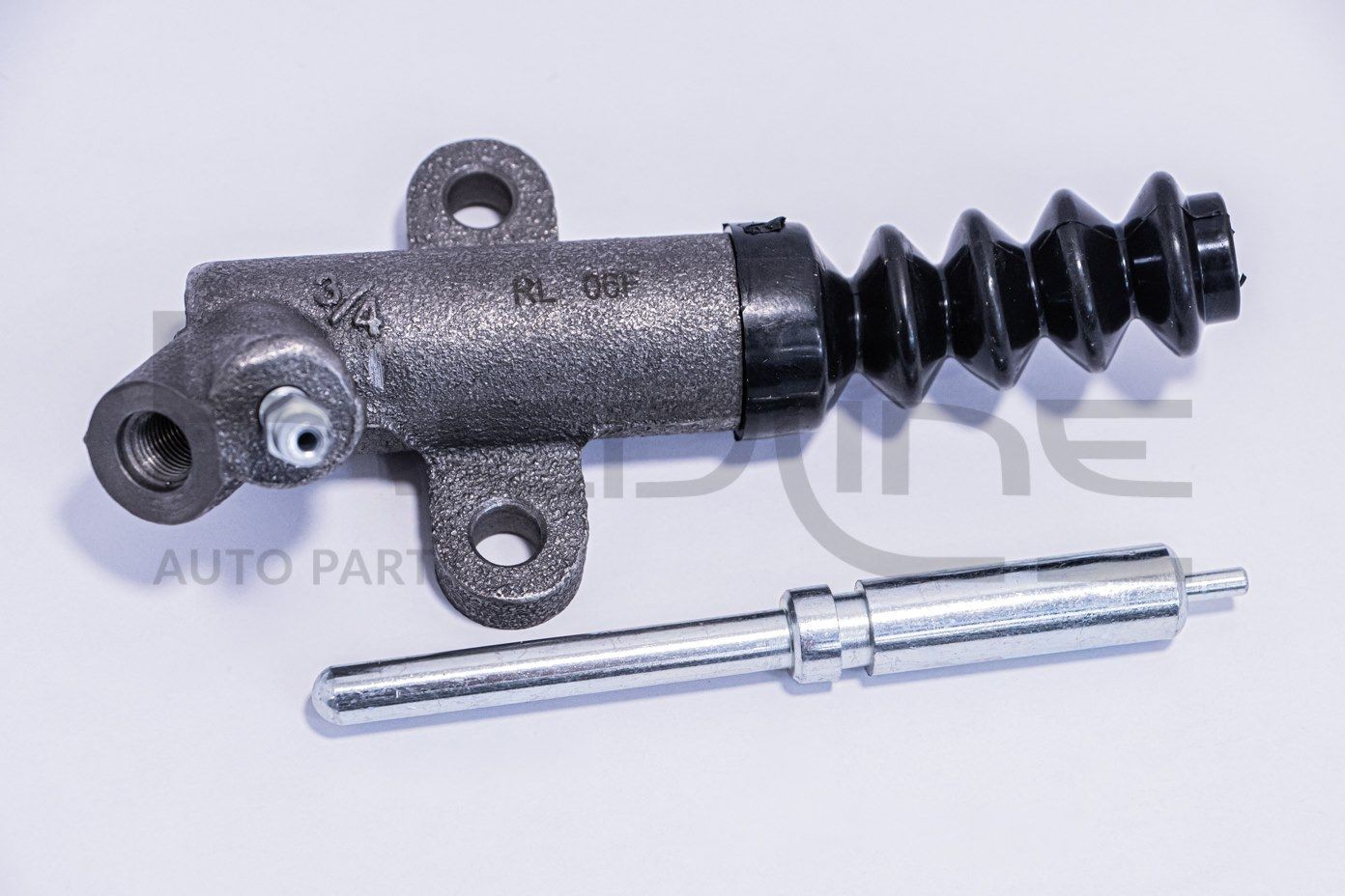 Cilindro secondario, frizione RED-LINE 08MZ001 RED-LINE 08MZ001 Cilindro frizione Mazda Serie B 1999