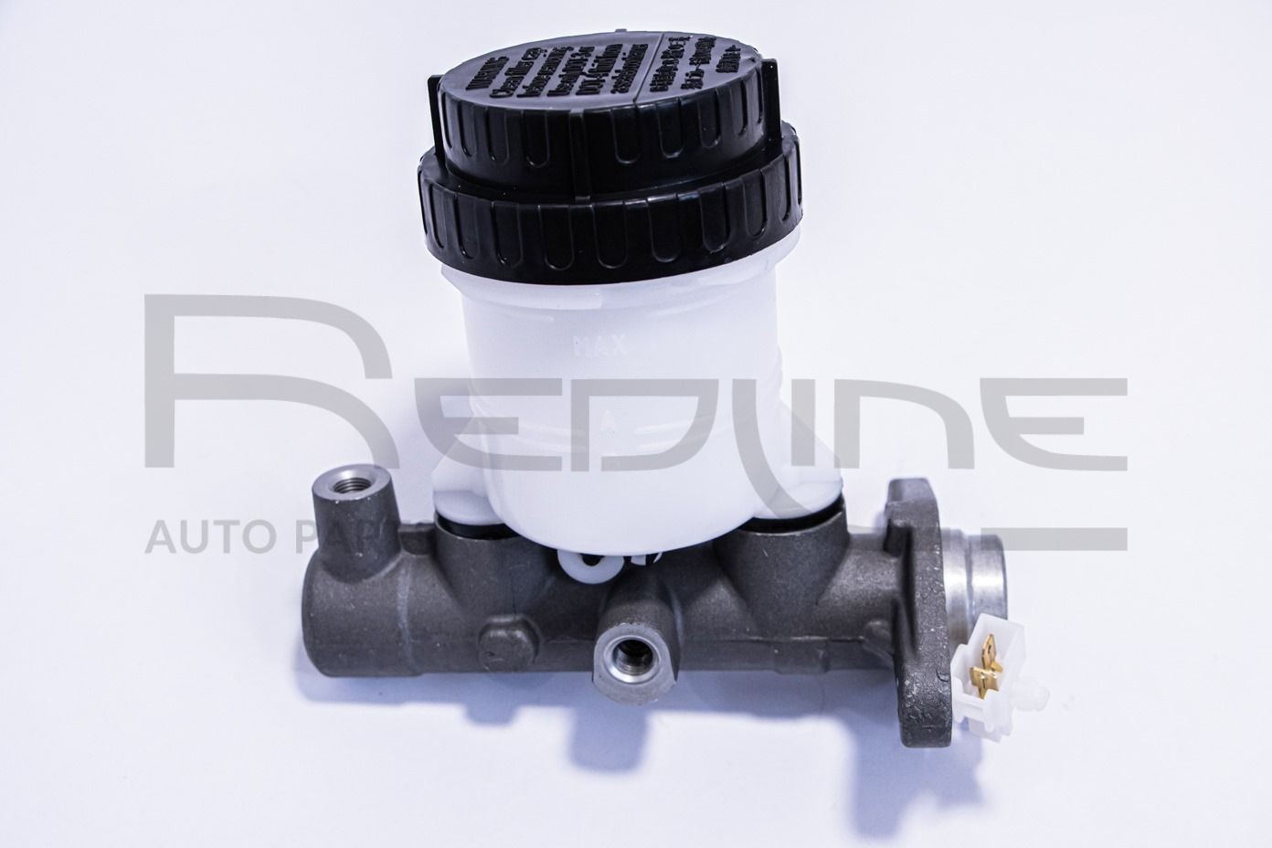 Maître-cylindre de frein RED-LINE 09MI001 RED-LINE 09MI001: Maître-cylindre de frein Mitsubishi PAJERO SPORT 2011