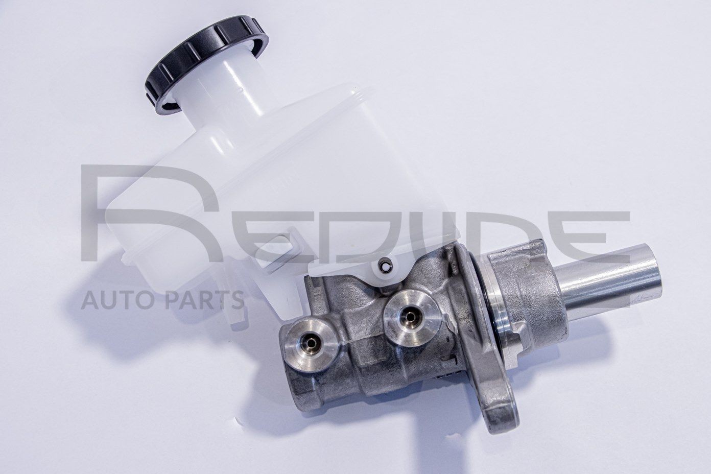 Bomba central dos travões RED-LINE 09SZ024 RED-LINE 09SZ024 Cilindro mestre de freio SUZUKI GRAND VITARA 2023