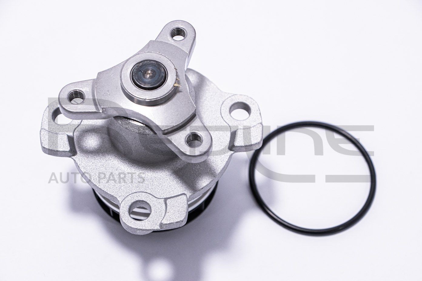 RED-LINE Water pump 28NI048 Renault LOGAN RED-LINE water pump 28NI048