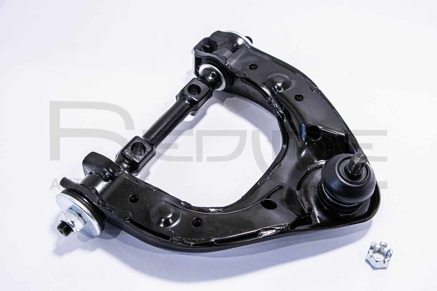 Braço de suspensão RED-LINE 40HY016 RED-LINE 40HY016 Braço oscilante dianteira e traseira Hyundai GALLOPER 2002