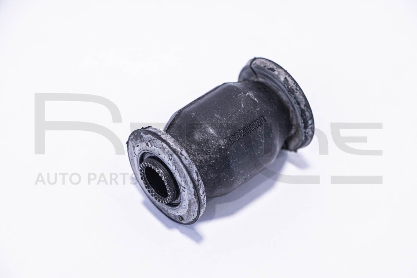 Suspension, bras de liaison RED-LINE 43DW003 RED-LINE 43DW003 Silent bloc triangle Suzuki ALTO 2008