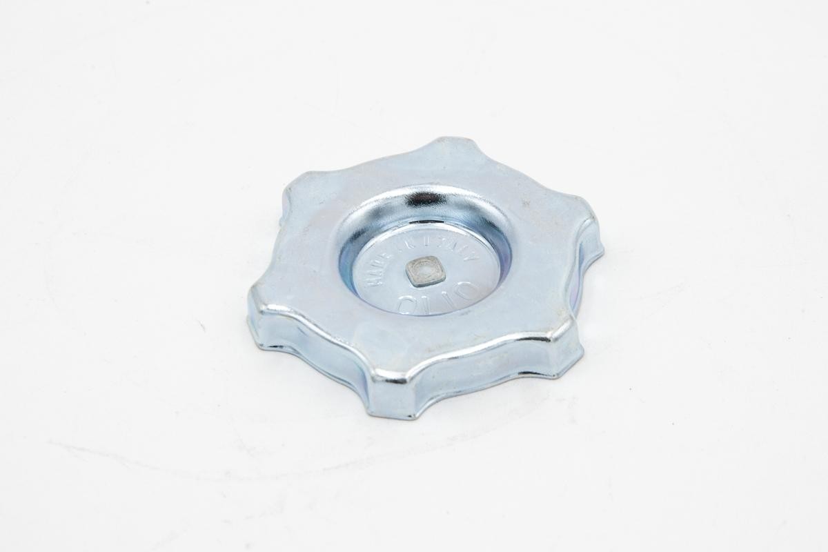 IVECO Oil filler cap 98418980 IVECO 98418980 Lancia Dedra 835 oil filler cap replacement