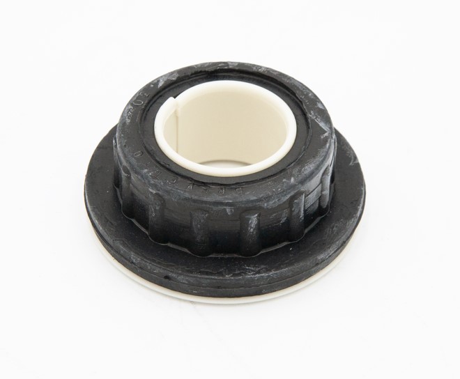 IVECO Feste, styrestag 504039506 504039506 Bærearmsforing NISSAN PICK UP IVECO