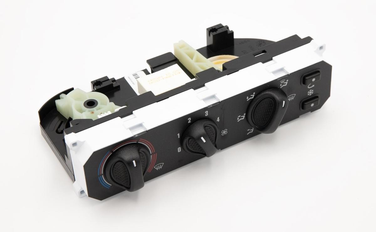 IVECO Control Unit, air conditioning 5801656008 IVECO 5801656008 VAUXHALL Astra Mk4 (G) Estate (T98) air conditioning control unit replacement