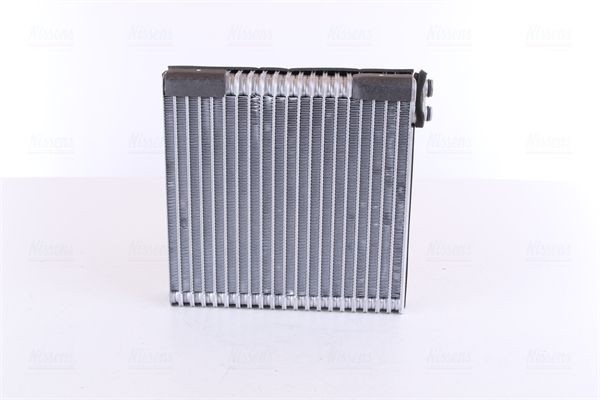Fordamper, klimaanlegg NISSENS 92213 NISSENS 92213: Ac fordamper Toyota YARIS 1999