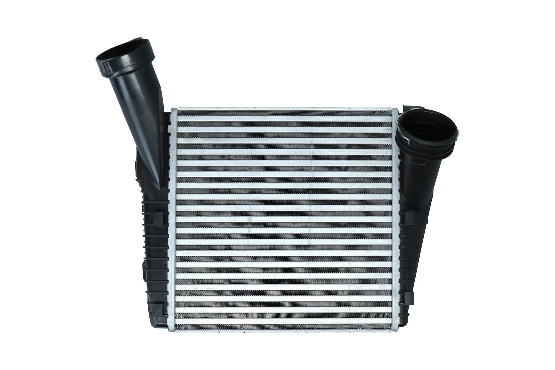 Chladič plniaceho vzduchu KAMOKA 7750082 KAMOKA 7750082 Intercooler Volkswagen TOUAREG 2010