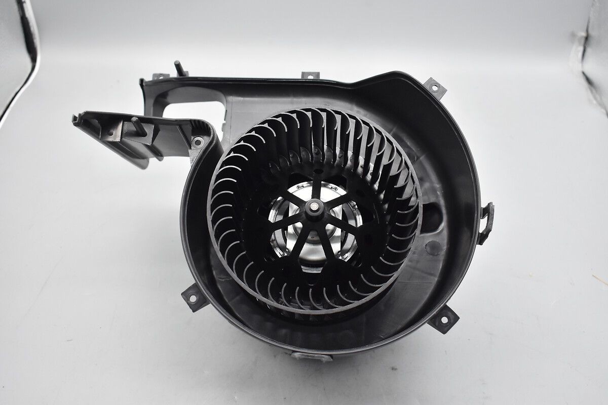 VALEO Kupéfläkt 884679 884679 VALEO fläktmotor SAAB 96