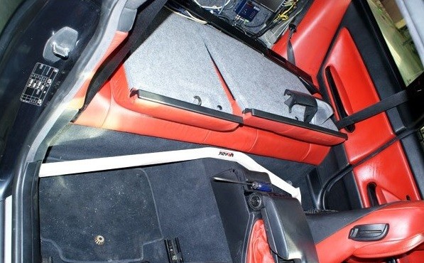 Ultra Racing Barres anti rapprochement UR-RO2-1535A Ultra Racing UR-RO2-1535A Barres anti rapprochement BMW 3 Berline (E36) 318 is 140 CV 1997