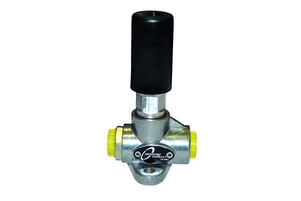 Pomp, brandstofvoortoevoer TRUCKTEC AUTOMOTIVE 01.14.048 TRUCKTEC AUTOMOTIVE 01.14.048 Benzinepomp benzine en diesel Mercedes-Benz T2 2002