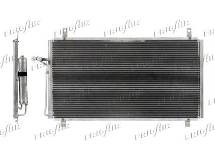 FRIGAIR Condensor voor airco 0821.3022 Nissan CABSTAR E Condensator, airconditioning FRIGAIR 0821.3022