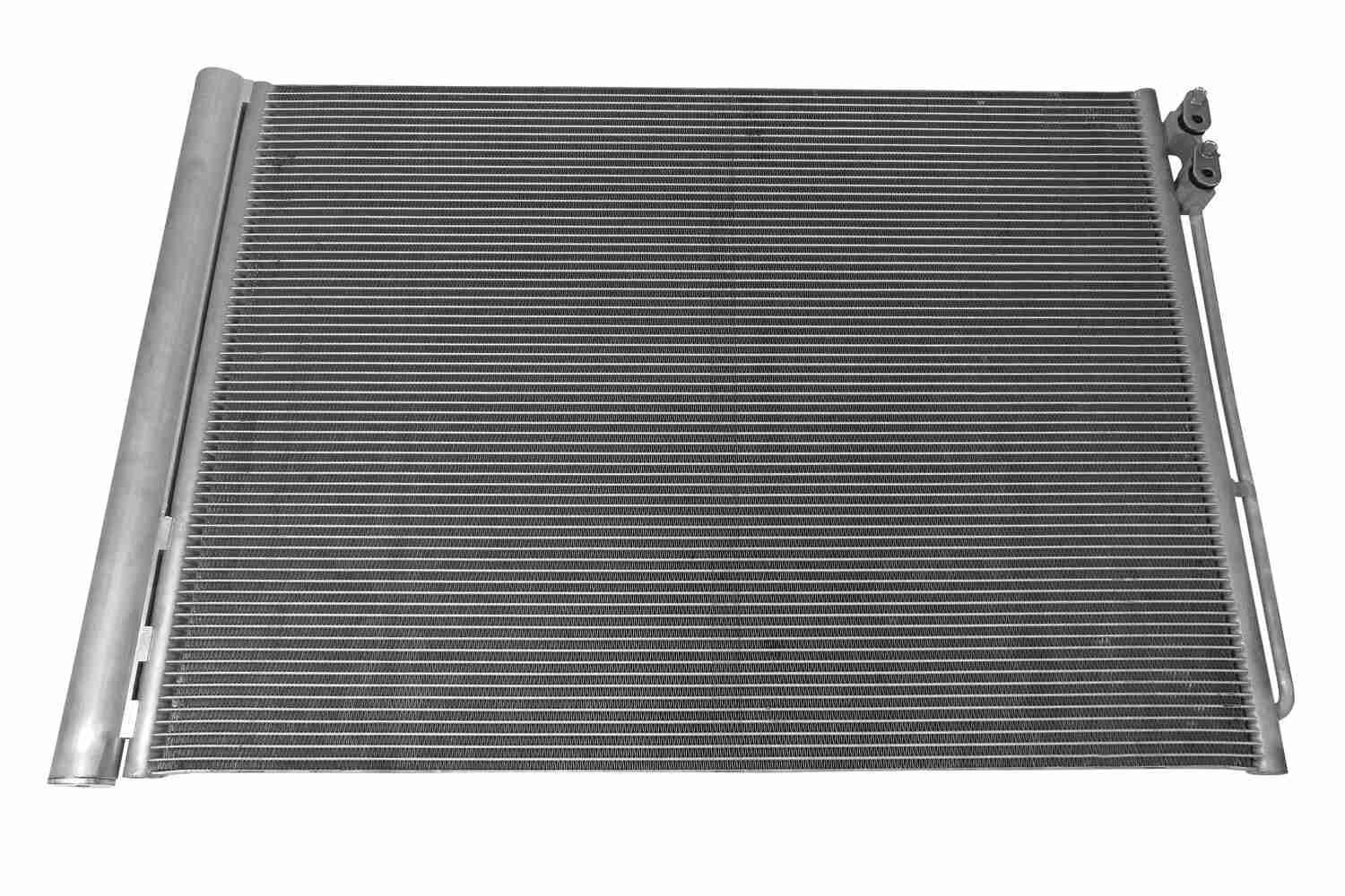 VEMO Condensor voor airco V20-62-1027 Airconditioning condensor VEMO XC70 V20-62-1027 goedkoop