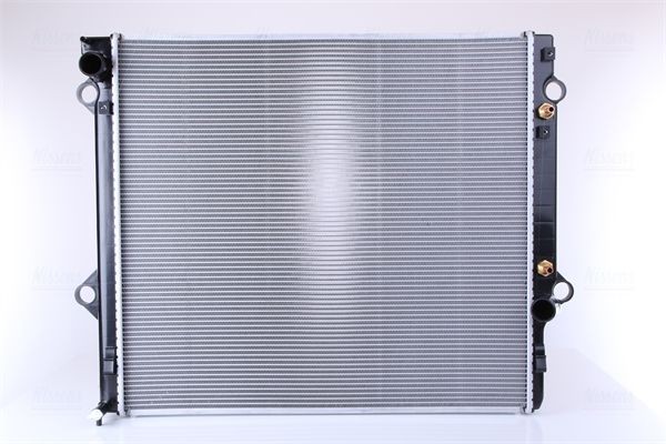 NISSENS Radiatore motore 646804 646804 costo Radiatore NISSENS TOYOTA RAV 4