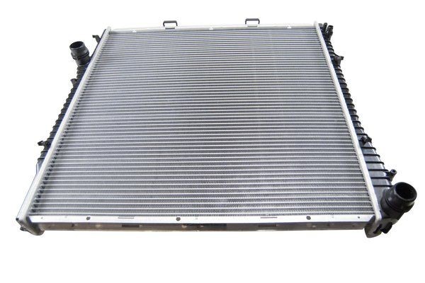 TRUCKTEC AUTOMOTIVE Radiateur du moteur 08.11.038 BMW Série 8 Radiateur de refroidissement moteur TRUCKTEC AUTOMOTIVE 08.11.038
