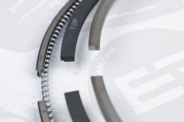 ET ENGINETEAM Kolvringsats R4000800 ET ENGINETEAM R4000800 fascia pistone Nissan Pathfinder r51 pris