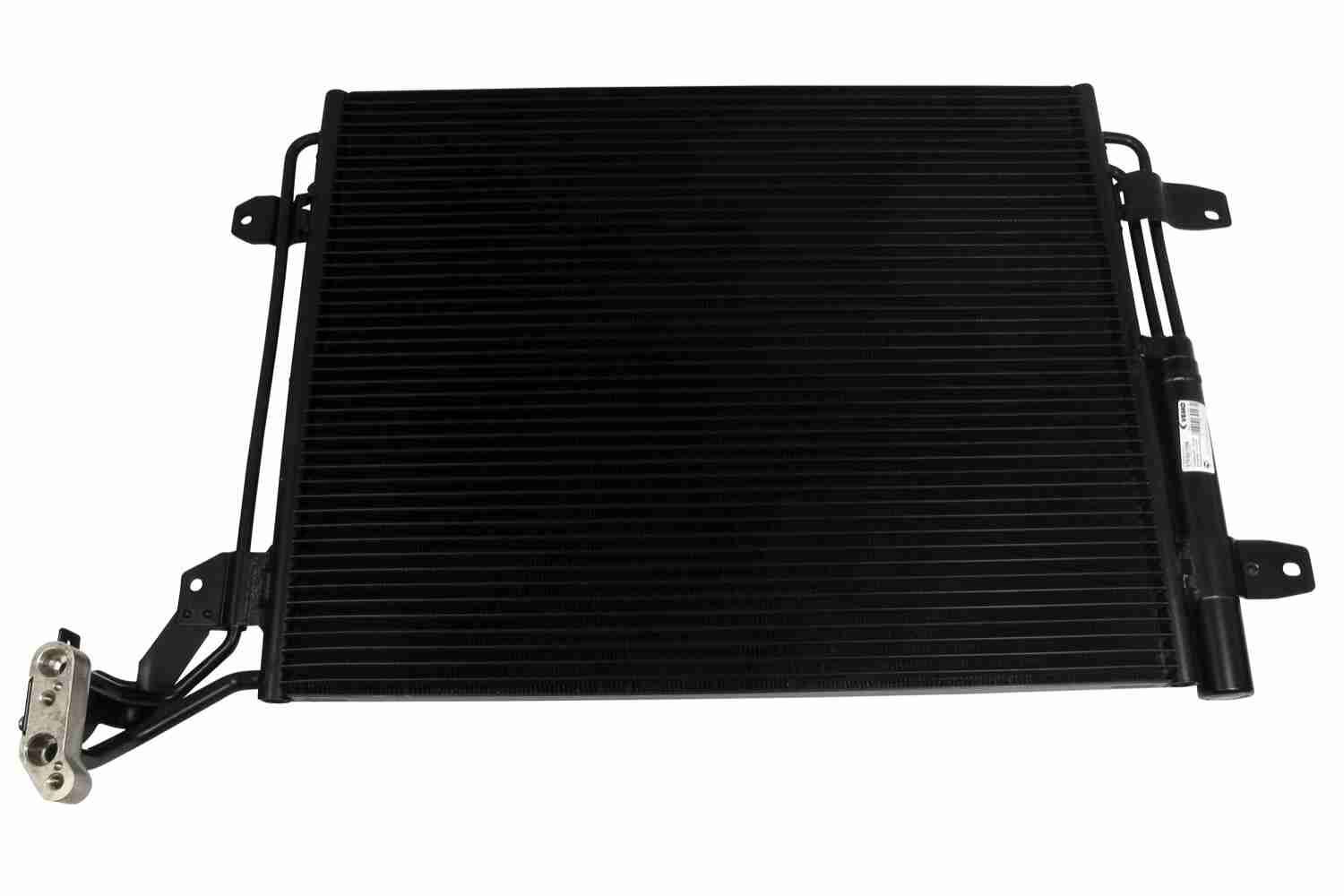 VEMO Kondensor, klimatanläggning V15-62-1038 V15-62-1038 VEMO kondensor ac VW POLO