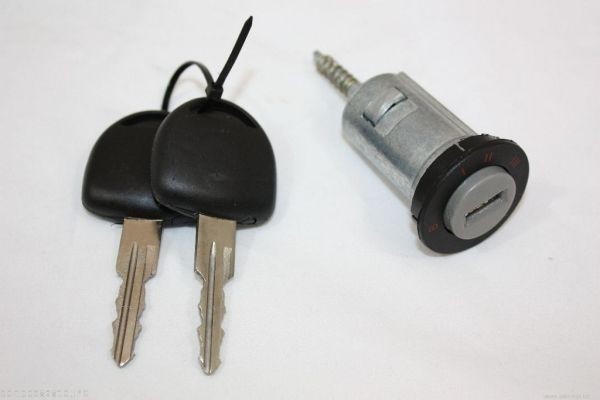 AUTOMEGA Schließzylinder, Zündschloß 100082810 Schließzylinder, Zündschloß AUTOMEGA 100082810 OPEL Kadett E Limousine (T85) Türen Kosten